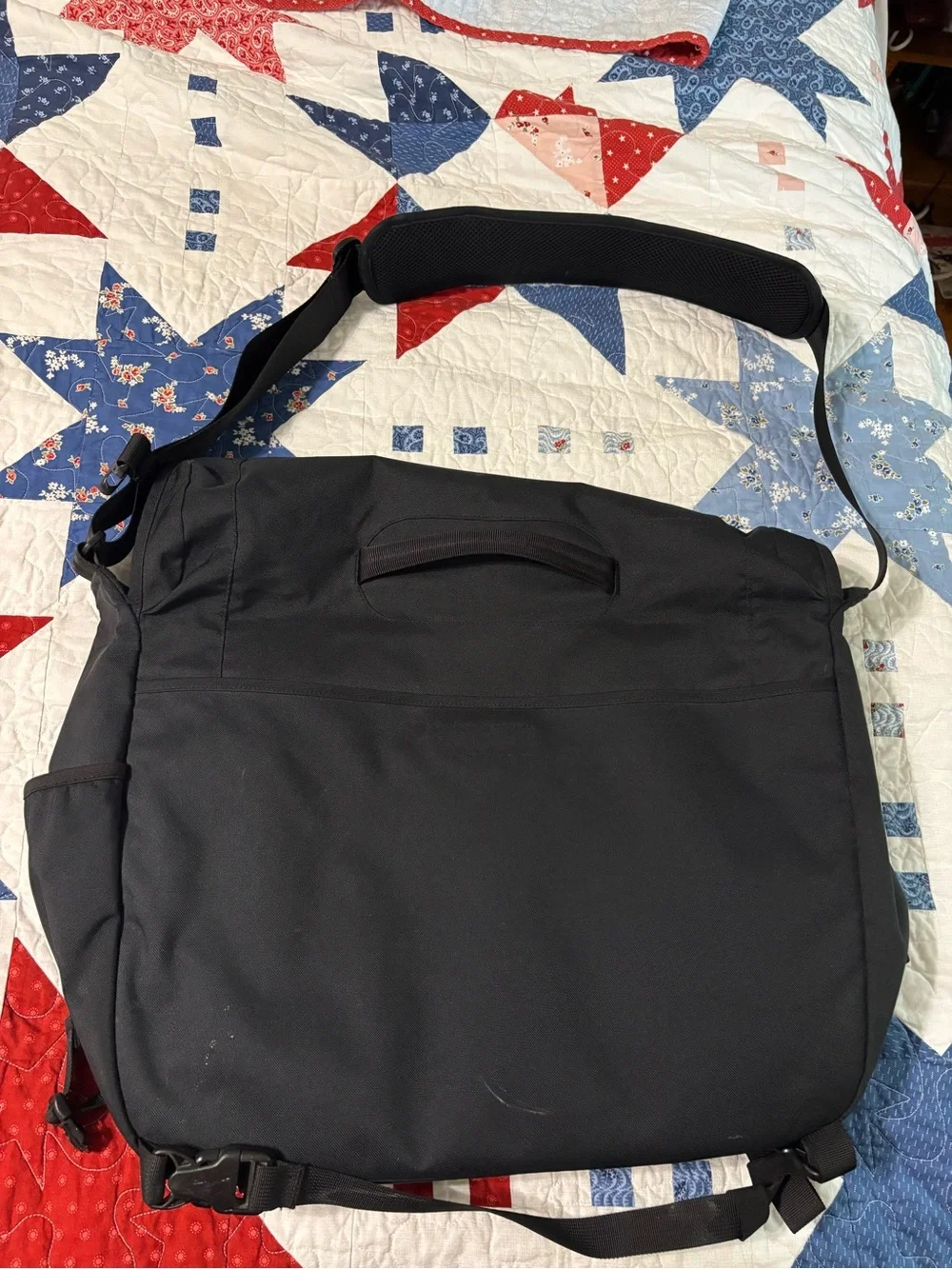 Patagonia Critical Mass Messenger Bag Large Capacity Black